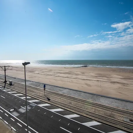 Contemporary Apartment In Oostende With Balcony, Cleaning Included Apartment