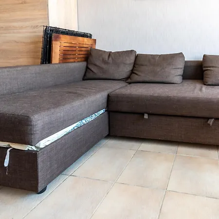 In With Stunning Sea Views, Cleaning Included Appartement *