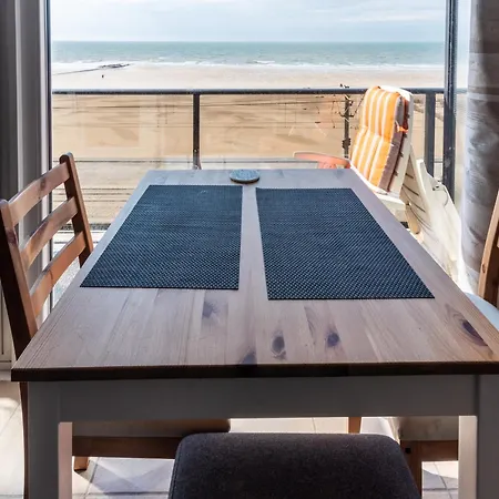 In With Stunning Sea Views, Cleaning Included Appartement Oostende