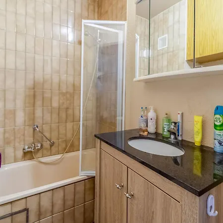 In With Stunning Sea Views, Cleaning Included