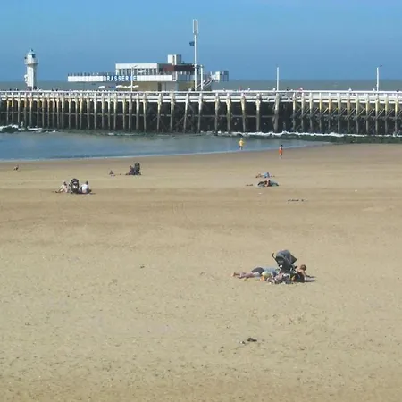 Appartement In With Stunning Sea Views, Cleaning Included Oostende